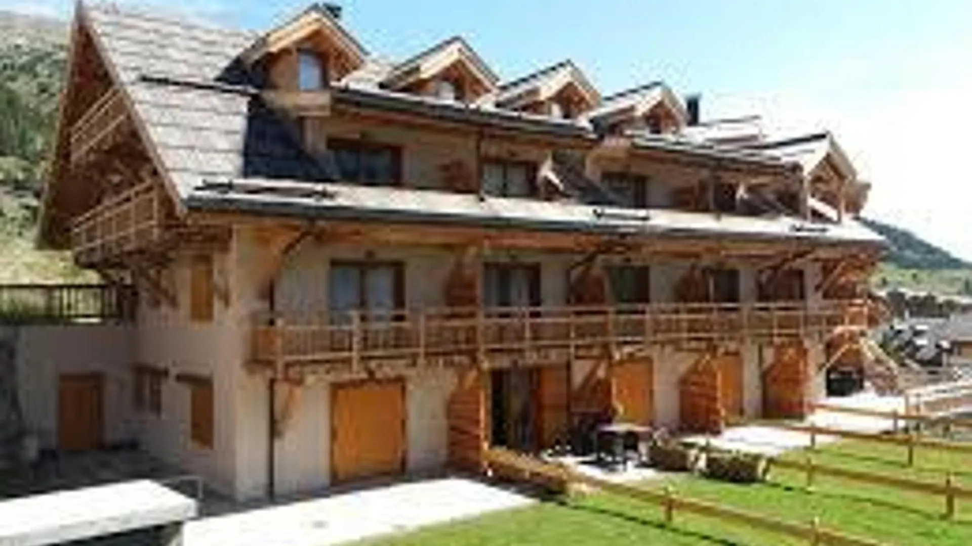 Luxueux Appartement 3* Avec Terrasse Et Garage Prive, A 100M Des Pistes Et Proche Des Commodites - Fr-1-445-176 Montgenevre Apartment